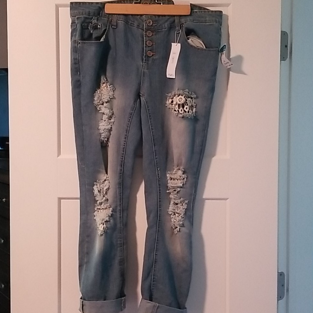 Rue 21 eyelet detail Jean's size 14
